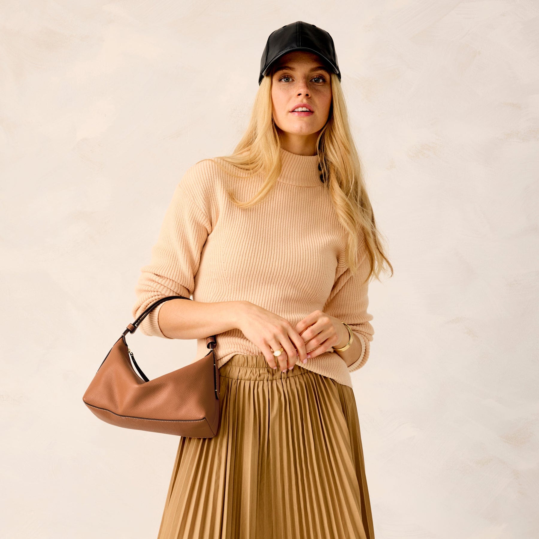 Roxbury Crescent Shoulder Bag Roasted Pecan in Leather - Image 3