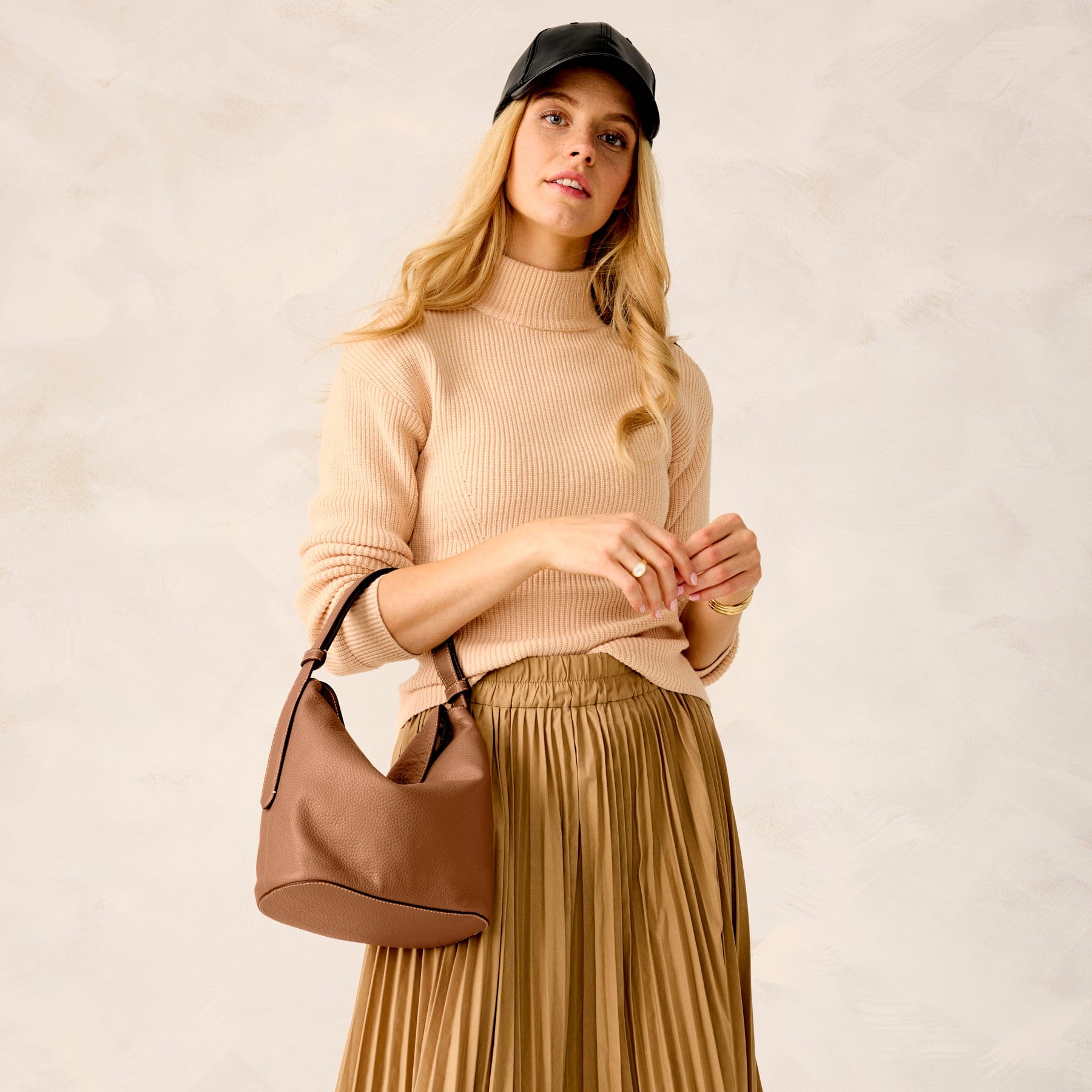 Astoria Shoulder Bag Roasted Pecan in Leather - Image 3