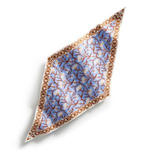 Diamond Silk Scarf Bachelor buttons grapemist in Silk