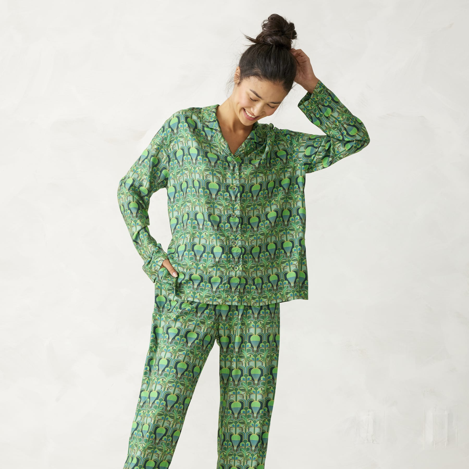 Wicked Long-Sleeved Pajama Set Land of oz in Viscose - Image 2