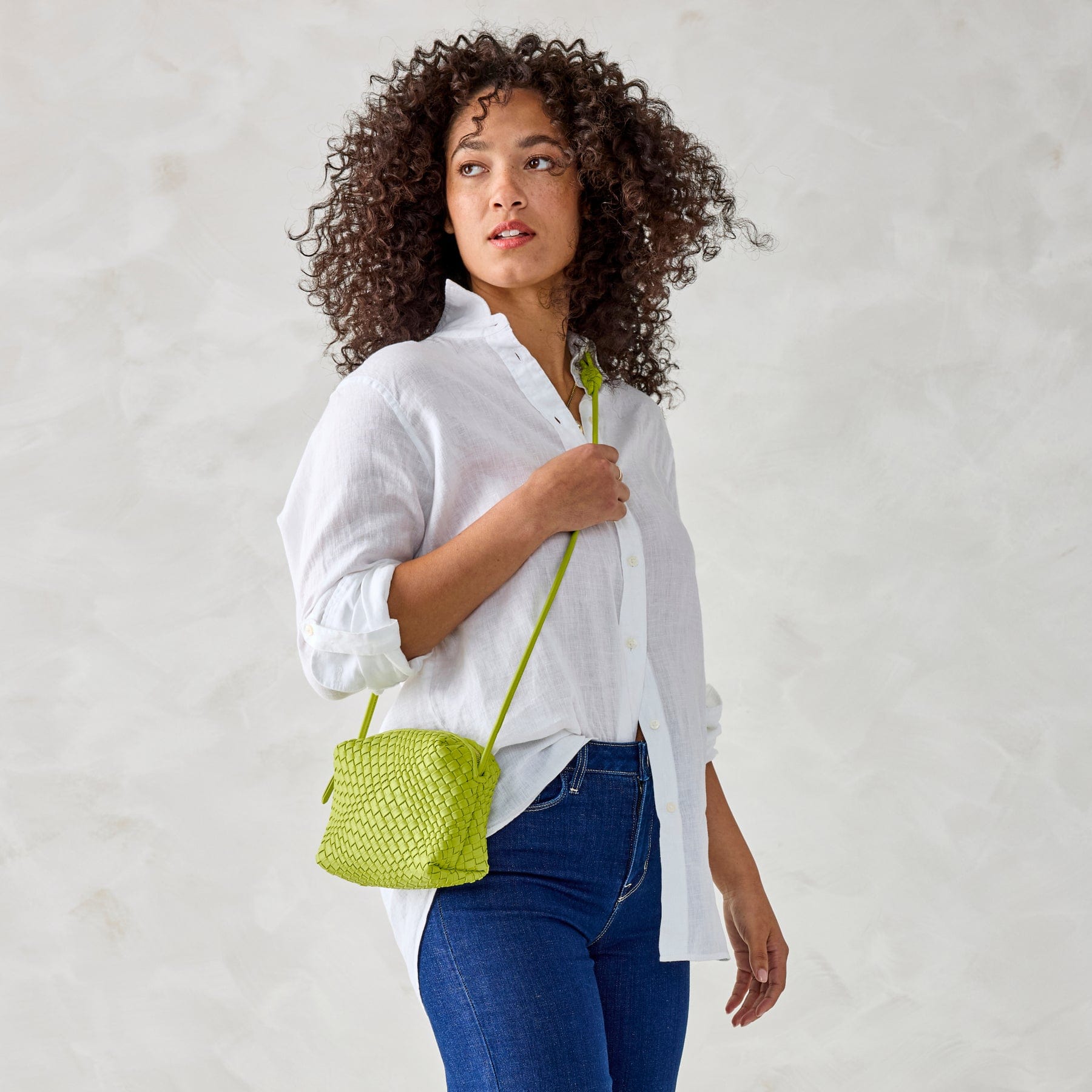 Blake Crossbody Spinach Green in Woven faux leather - Image 3