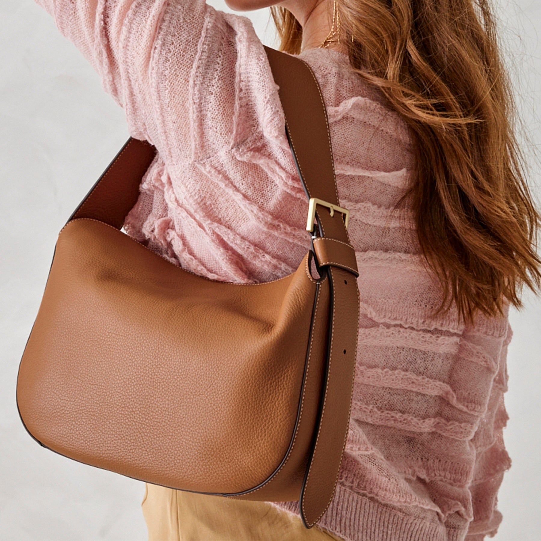 Tifton Shoulder Bag Roasted Pecan in Leather - Image 2