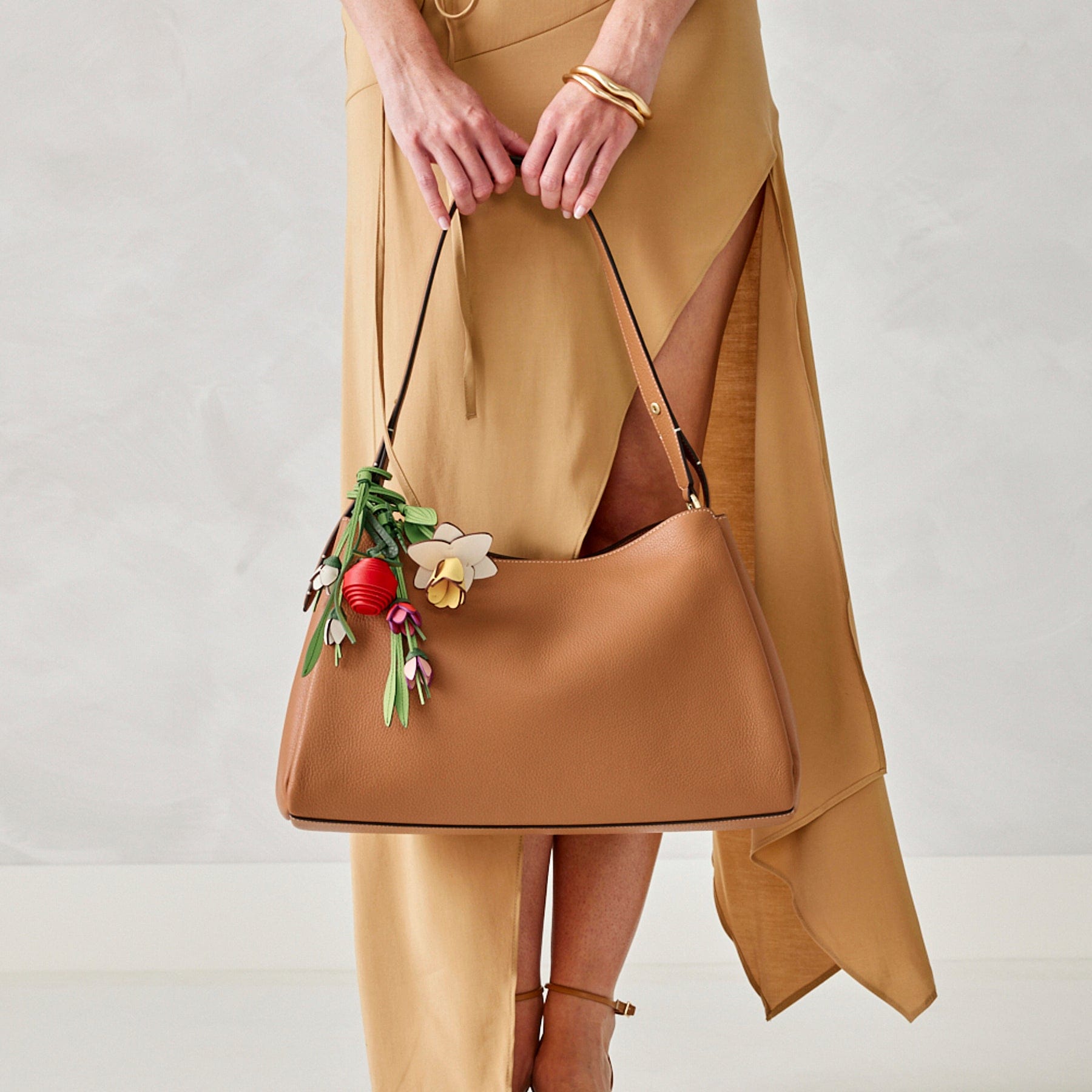 Frazier Shoulder Bag Roasted Pecan in Leather - Image 2