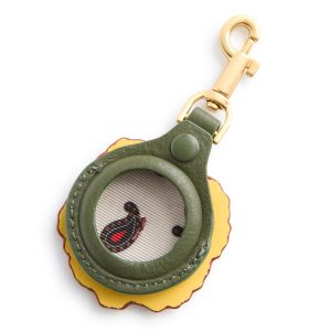 Poppy Bag Charm for AirTag Poppy in Leather