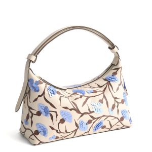 Roxbury Crescent Shoulder Bag Bachelor buttons cottage cream in Leather